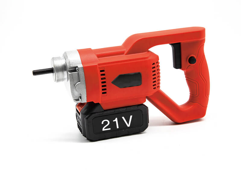 Vibratore per calcestruzzo con batteria da 21 V