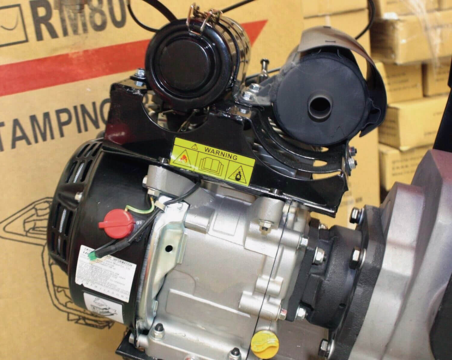 Cómo solucionar problemas en el motor de una apisonadora