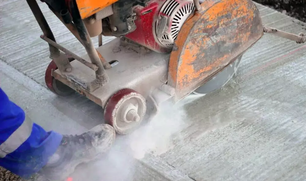 asphalt-schneiden.jpg