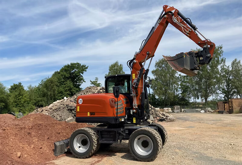 mini-wheel-excavator.jpg