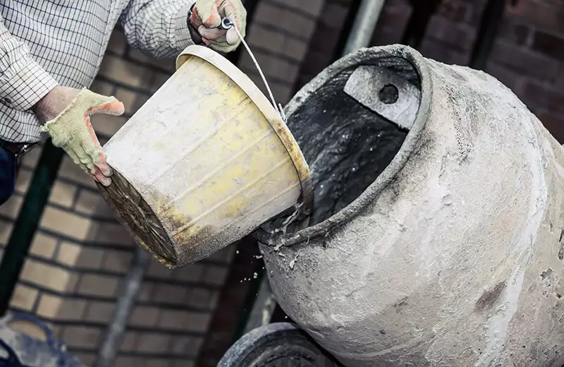 mixing-the-concrete-in-the-mixer.jpg